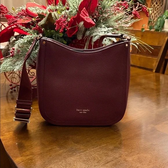 Kate Spade burgundy purse ❤️SALE❤️ - Picture 1 of 10